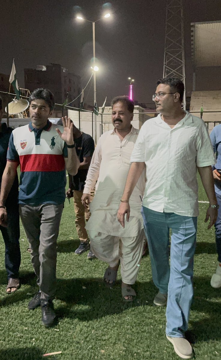 ShakeelChPPP's tweet photo. فیفا ورلڈ کپ اپنے اختتامی مراحل میں مگر لیاری میں شائقین ⚽ کا جوش و جذبہ کم ہونے کو نہیں 

چیئرمین بلاول بھٹو زرداری نے لیاری کی رونقیں بحال کراتے ہوئے اپنی لازوال محبت کا اظہار دنیا بھر کے سامنے لیاری کا روشن چہرہ ثابت کر دکھایا 

#FIFAWorldCup
#Football2026
#FRAENG #Lyari https://t.co/bLlI0tPs4i