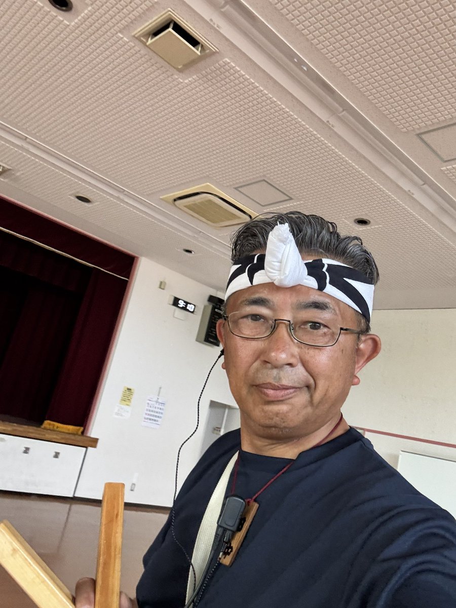 620Tanaka's tweet photo. 新松戸まつり2日目☀️晴天

今日は、ディズニー万灯神輿
小学校合同よさこいソーラン節
午後には武州武蔵の皆さんの演舞

夕方には、Angel Dance Studio、盆踊りにはフィッシュボーイさんもお越しいただきます。

とは言え、夕方以降の混雑状況によっては入場制限🚫も有ります。
お早めの時間のご来場をお勧め致します。

本日もご安全に(･ᴗ･)و