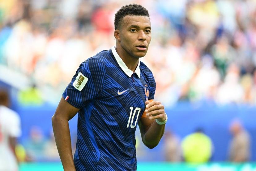 PassionGaming30's tweet photo. Les deux meilleurs joueurs de l'équipe de France pendant ce Mondial.

Après, y'en a qui ont toujours la haine contre Mbappé… Les mêmes qui le suçaient y'a quelques années.

Et Upa, franchement, rien à dire : un vrai roc derrière. https://t.co/dHlMWUxORB