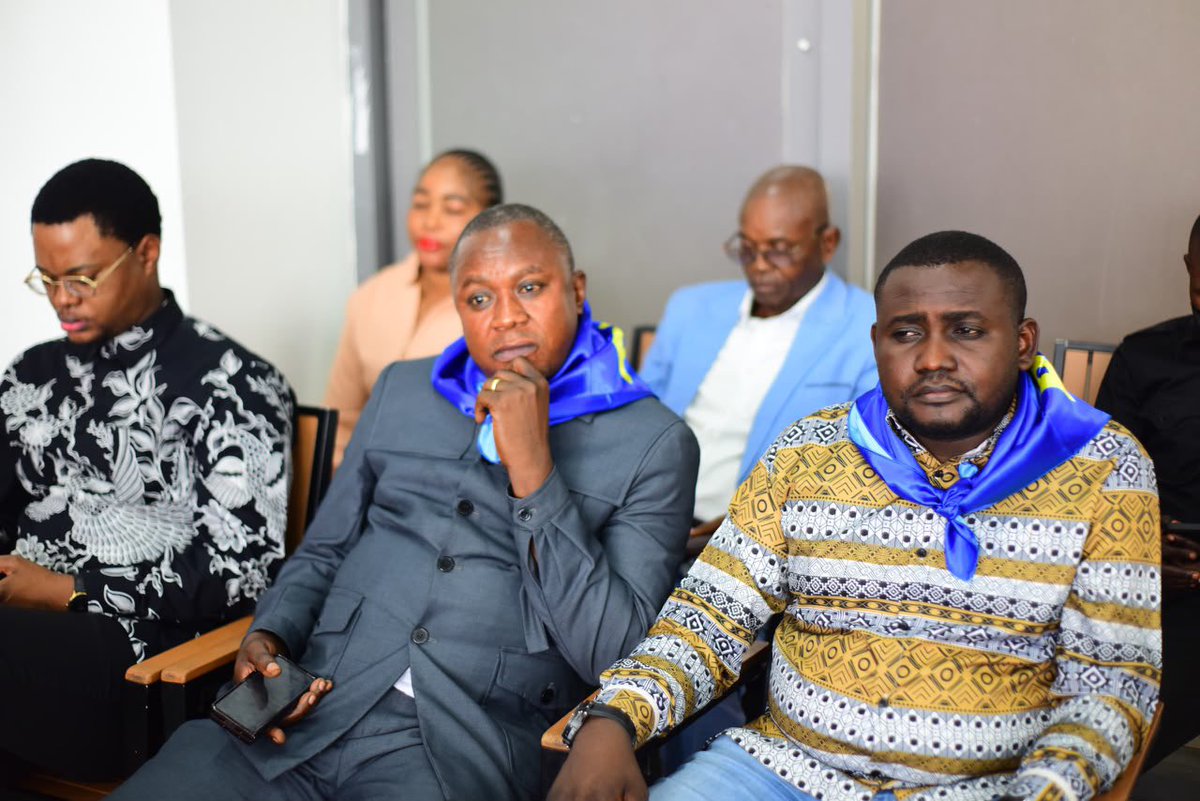 PatrickMuyaya's tweet photo. #RDC : Parler d’indépendance aujourd’hui signifie s’engager derrière le combat que mène le Président de la République pour mettre fin à la guerre d’agression et à l’occupation d’une partie de notre pays. 

Au cours de la matinée de réflexion organisée par la ligue des jeunes du @JeunessePalu en marge de la célébration de 66 ans de notre indépendance, j’ai eu l’occasion de rappeler aux héritiers, à la lumière de l’expérience de Lumumba et de Gizenga leur responsabilité dans la poursuite du combat des pères fondateurs.

C’est un impératif pour chacun d’entre nous de connaître le pays, ses défis et s’engager avec patriotisme dans sa défense partout où l’on se trouve. 

#CongolaisTelema !!!!

#ToutPourLaPatrie !!!!

#BendeleEkweyaTe 🇨🇩🇨🇩🇨🇩 !!!!