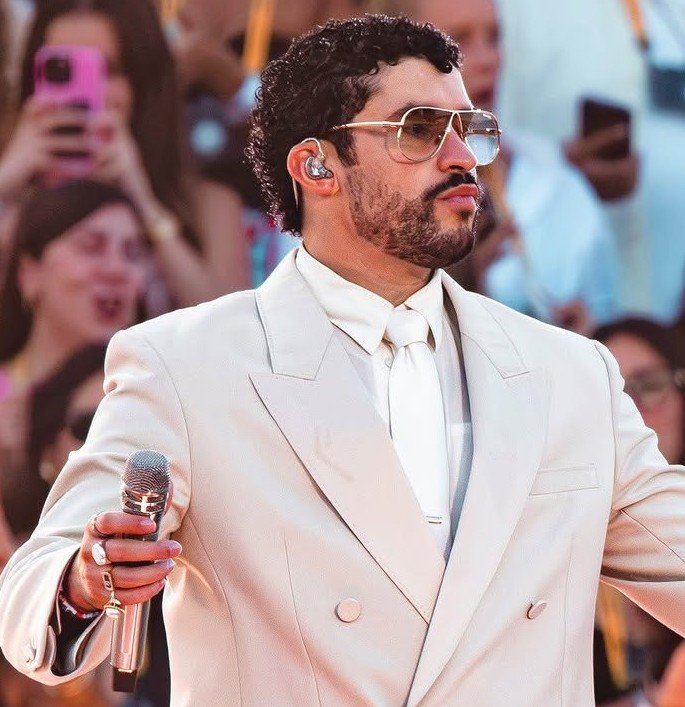 keiveiec's tweet photo. 🚨ATENCIÓN 
Comunicado oficial de Live Nation Italia. 

Las personas que hayan comprado boletos recibirán un reembolso total del costo del boleto, además del 15% de tarifa por reservación.

Oficialmente la segunda fecha de Bad Bunny en Milán ha sido cancelada. https://t.co/YREE4LQBAN