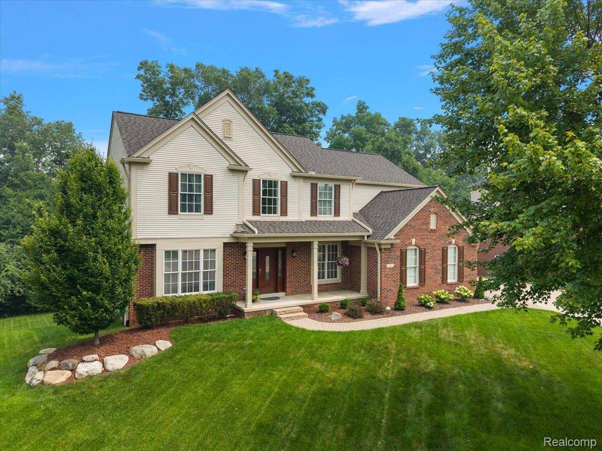 SueRealtor1's tweet photo. 1885 Avon Glen LN, Orion Charter Township, MI 48360 just hit the market!
Take a look at this awesome space: https://t.co/RvUxser7G6 https://t.co/NNijfHreAE
