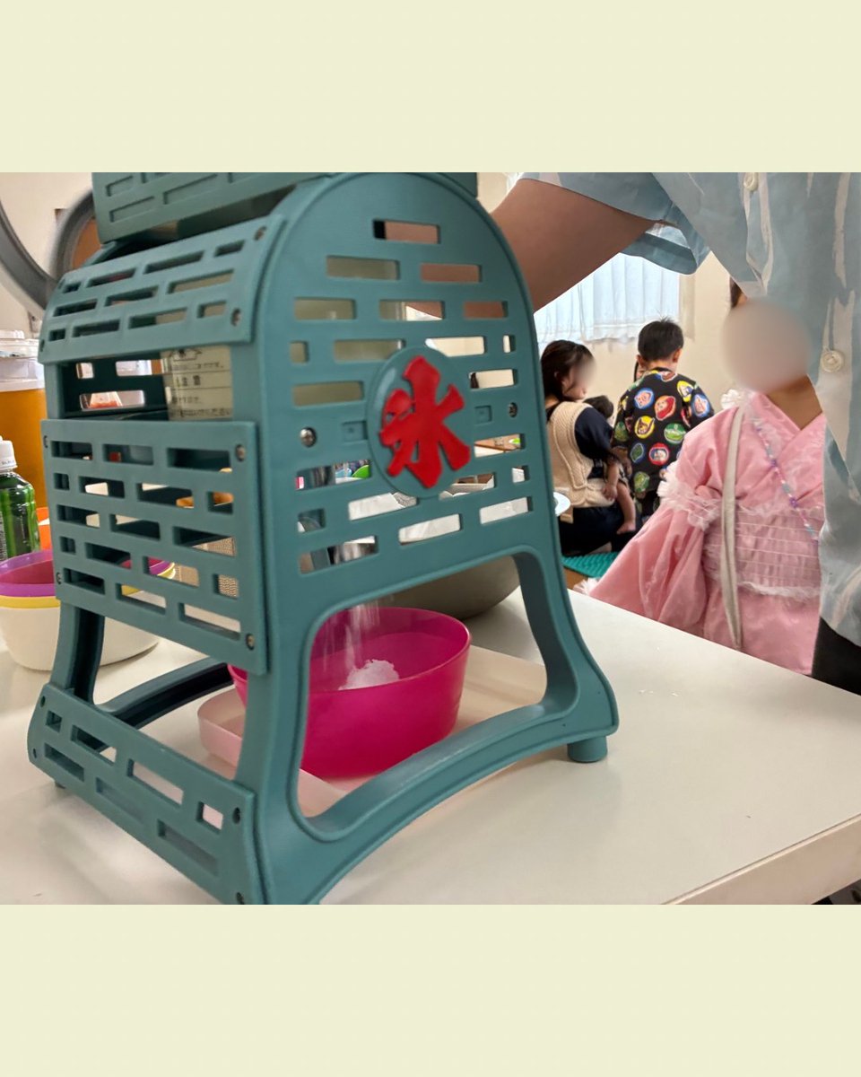 TACHIKAWA_BBC's tweet photo. 【いずみひろば】

昨日、未就学児親子向けの【いずみひろば】を開催しました🥰

聖書のお話📖の後は、夏祭り✨
射的🔫、ボーリング🎳、魚釣り🎣、お絵描きバッグ作り✏️、そして大きなくじらの中でも遊びました🐳

たくさんの親子にご参加いただき、感謝です💗

📅次回開催：9月5日（土） https://t.co/7KaViqY5GV
