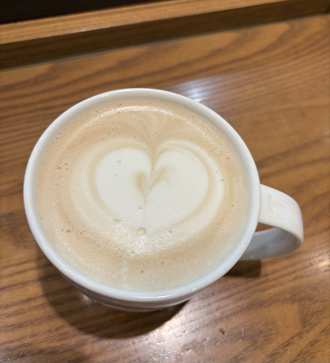 kenbi33's tweet photo. 日曜日は、当然スタバのソイラテ!
今朝はピーチ🍑のようなハート❤️
ここからデジタルデトックスでの読書タイムです🤣🤣🤣
#starbucs https://t.co/jL5LzbbCLX