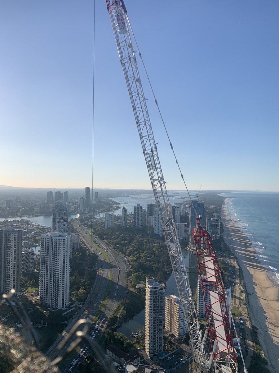 Azymsx's tweet photo. Not a bad view from work this week https://t.co/pthIJOE7IH