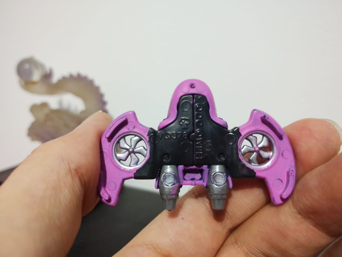 VesperTrail's tweet photo. Reeeeepetido
Pero bueh, tenia descuento

Ante la duda, rosificar

#kinderjoy #batwheels #miniatures #painting #toyphotography https://t.co/HMwbvpNeOL