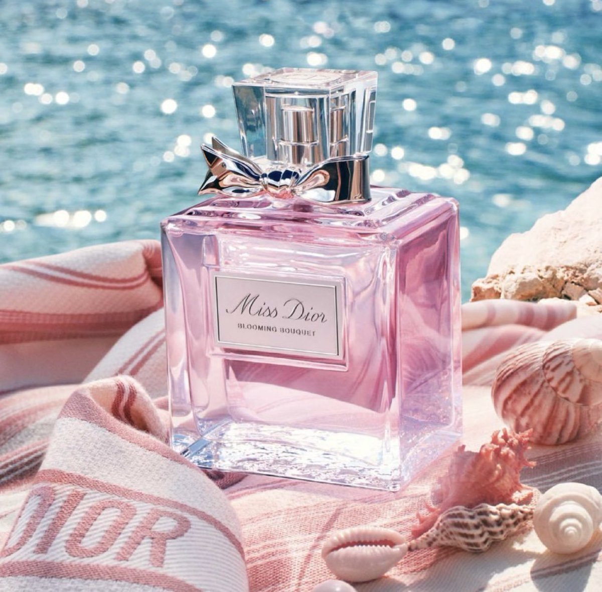 jeffbstore's tweet photo. 〰️Preorder〰️
🌸Miss Dior Blooming Bouguet EDT 50ml. (No Box)🌸แถมถุงผ้า Dior ผลิตปี 2022 บ่มนานหอมฉ่ำ รุ่นโบว์เงิน

✖️Price : 1,290฿✖️‼️รอบถูก‼️

➖ราคาปกติ 5,000+

📌จ่ายตอนของมา แต่ห้ามเทน้า
📍รับจำนวนจำกัด
(รอของ2-3week) #jeffbpre

⬇️สั่งจองได้ที่ฟอร์มใน reply ใต้โพสนะคะ⬇️ https://t.co/6B2gezDYed