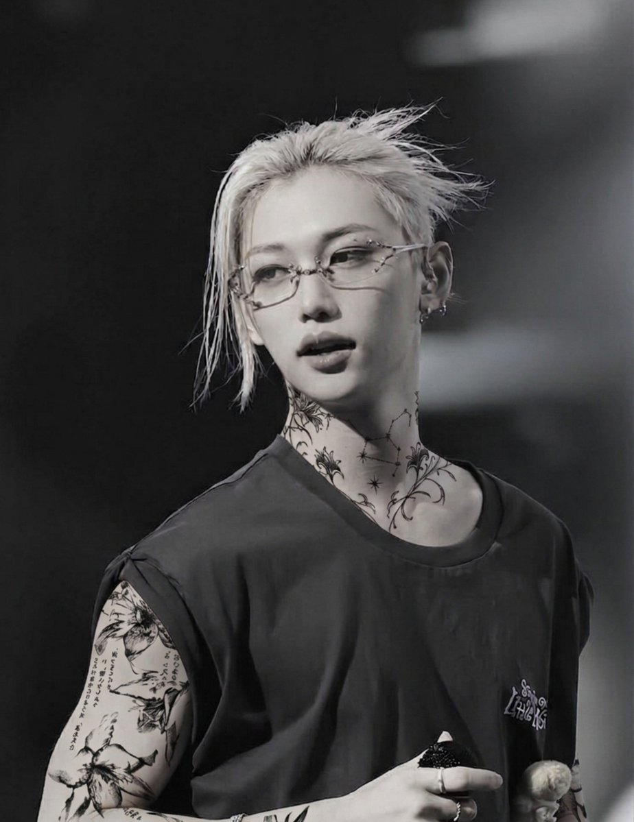 oceanodepecas's tweet photo. ⠀ᅠᅠᅠ⠀    𝖥𝗋iend request 

ᅠname: ren
ᅠheight: 1.71
ᅠzodiac sign: escorpio
ᅠage: 23 años.
ᅠfav season: primavera
ᅠfav colour:  amarillo

ㅤ ────  melancolia, libros, poemas, gatos, ciervos, trenes, flores, lluvia. 

⠀ https://t.co/V2zPZCFoHE
