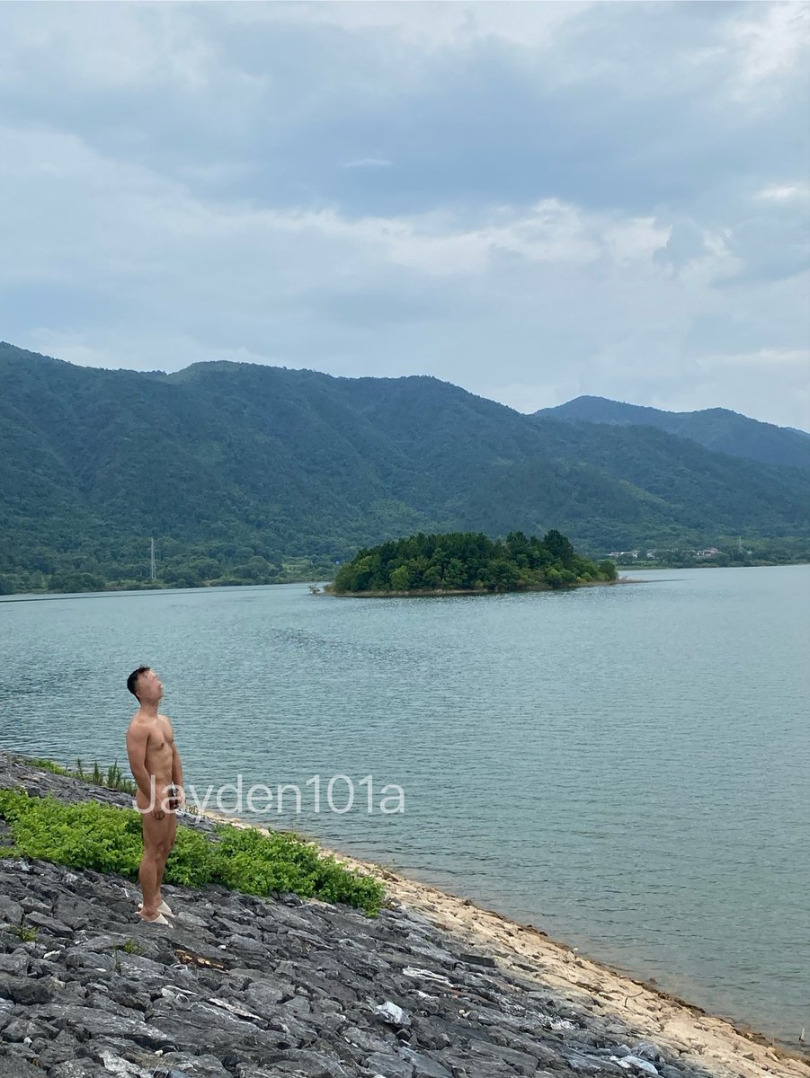 Jayden101a's tweet photo. 玩漂流发现野生水库 #天体 #野裸 #溯溪 #约拍联名可私信 https://t.co/WKbnS3tQkC