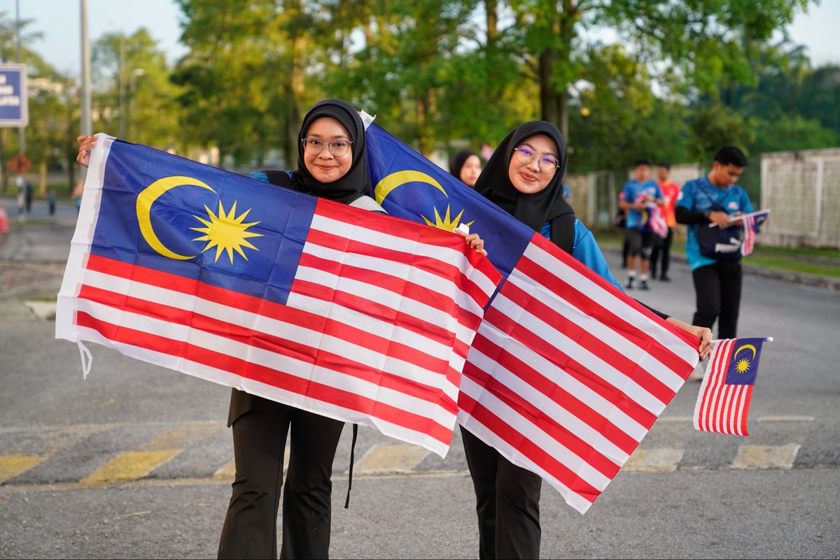 erwinkhairulahm's tweet photo. Pg ini saya mengiringi KSU Kementerian Komunikasi, Datuk Abdul Halim Hamzah menyertai Larian Patriot Merdeka di Ipoh.

Larian sejauh 2.5 km yg disertai oleh kira-kira 2,000 org ini merupakan sebahagian drpd pengisian Majlis Peluncuran Bulan Kebangsaan &amp; Kibar Jalur Gemilang 2026 https://t.co/R4dHK3DVnD
