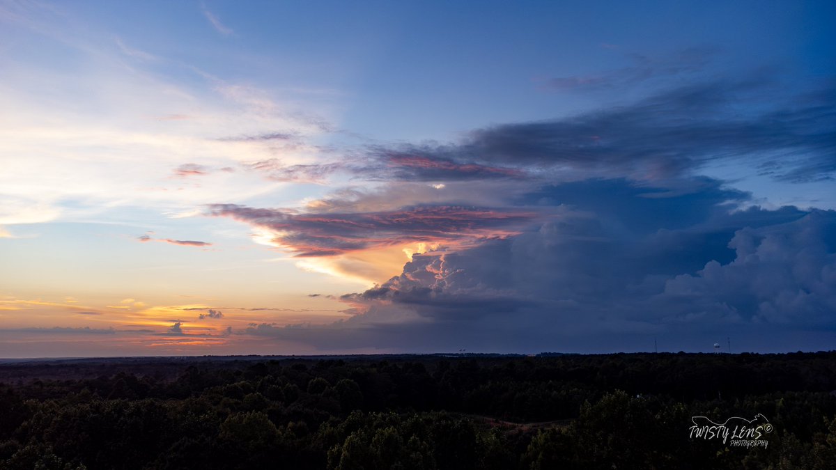 TwistyLensPhoto's tweet photo. Thunderstorm over Wadley AL this evening as viewed from Cusseta. Have a blessed night!
@spann https://t.co/M1hoPw97hw