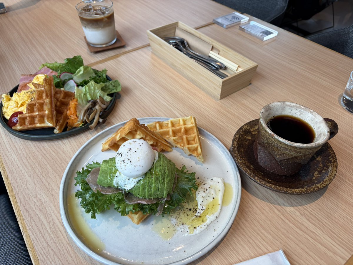takuma_viola's tweet photo. 朝食ワッフル🧇☕️ https://t.co/PAG9hNxZHd