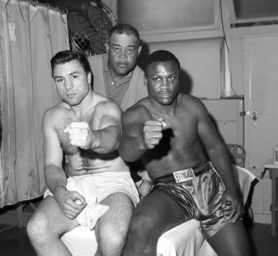 20thCentBoxIMM's tweet photo. Joe Louis joins George Chuvalo and Joe Frazier, on July 19, 1967, for their pre-fight physicals.

They'll meet in a scheduled 12-round bout at MSG that evening. https://t.co/p7IpGLGLor