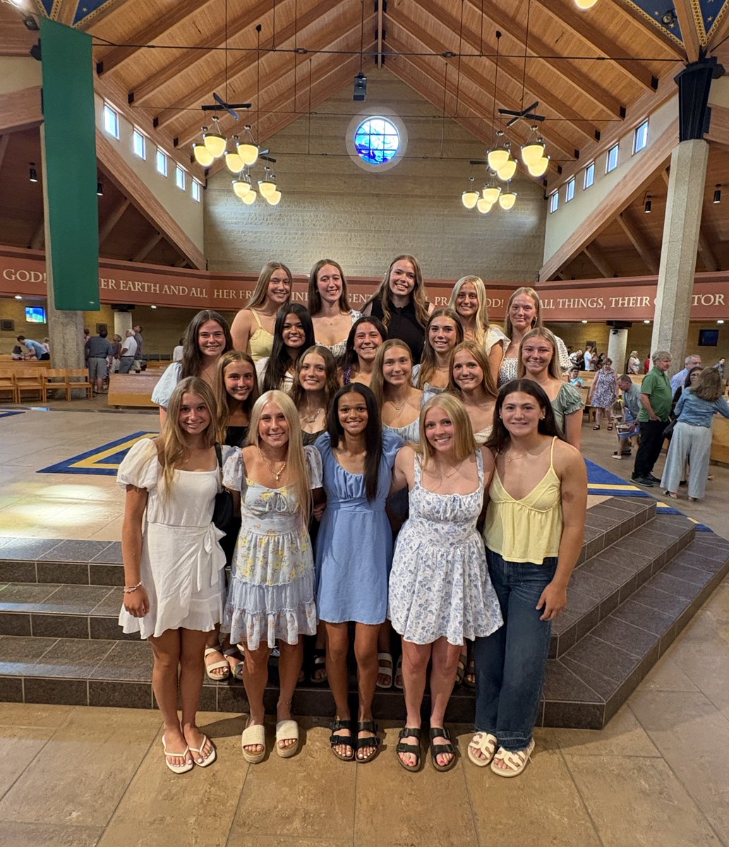 Dowling Catholic Softball 🥎 tweet media