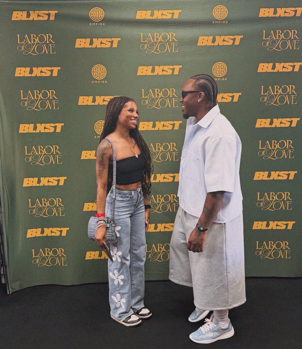 highimchey_'s tweet photo. i got to meet &amp; get a cd signed by one of my favorite artists today 🤩 @BLXST .. it was a pleasure to meet you! https://t.co/lykcJixuNU