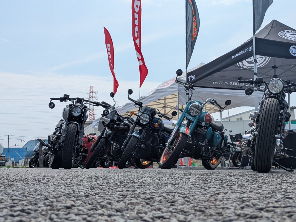 ts_hisashin's tweet photo. おはよございます。

インポートバイクフェア
本日10時半より16時迄
南海部品仙台にて

ロイヤルエンフィールド
C252V

ドカティ、トライアンフ、サンダーが無料で乗れます

皆様のご来場お待ちしております
#ティーズ
#ロイヤルエンフィールド
#morbidelli https://t.co/Rn27mPhv30