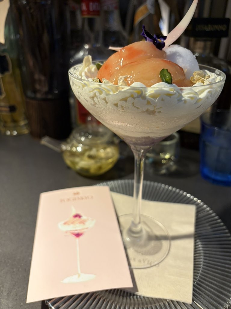 yuidayo_tea's tweet photo. 東京・広尾「夜パフェBAR&amp;VIGO 広尾店」

広尾駅近くにある昼から空いてるパフェ✨
フルーツが贅沢に使われてて、最後まで美味しい🤤

コース料理もあるのでまた行ってみたい！ https://t.co/Uq2xVJA6o2