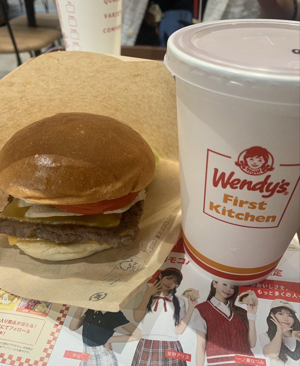 zephyr7007's tweet photo. 山梨に無いバーガー屋来ちゃうよね。
(2時間後にげんきさんと長野のみんなとご飯食べる︎ ⸌◦̈⃝⸍) https://t.co/QWDC3WfhwR