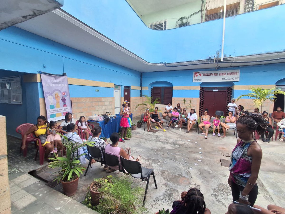 IvanLarduet's tweet photo. Desde donde siempre nos enseñó nuestro Comandante en jefe Fidel Castro el Barrio con la FULL de la Red Juvenil Comunitaria
#MatancerosEnVictoria
#UJCCuba https://t.co/Qmk4Ph7BMD