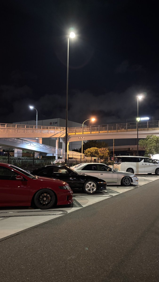 ___k_ch_'s tweet photo. イケてるトヨタ90s 2台と𝑳𝒂𝒓𝒈𝒆 𝒃𝒍𝒂𝒄𝒌封鎖明けアタックしてきた
夜は涼しくて最高じゃの🦑 https://t.co/GDEWGHUIVR