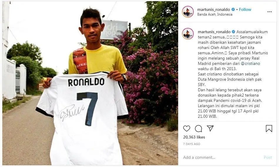 gretaamelia7's tweet photo. Mungkin kamu hanya mengenal Martunis dari apa yang pernah diberitakan media sosial.

Dia pernah melewati masa-masa yang sangat sulit. Tapi dari semua yang dialaminya, dia tidak berhenti berbuat baik. Dua kali ia melelang jersey Cristiano Ronaldo yang ditandatangani langsung oleh CR7. Hasilnya bukan hanya untuk membantu masyarakat saat pandemi Covid-19, tetapi juga digunakan untuk pembangunan pesantren.

Kita mungkin hanya melihat seseorang dari permukaannya, padahal setiap orang punya perjalanan hidup yang tidak selalu kita tahu. Orang bisa belajar, berubah, memperbaiki diri, dan memilih untuk memberi manfaat bagi orang lain.

Semoga kita semua bisa lebih bijak dalam menilai seseorang dan sama-sama memberi ruang untuk perubahan. 🙏