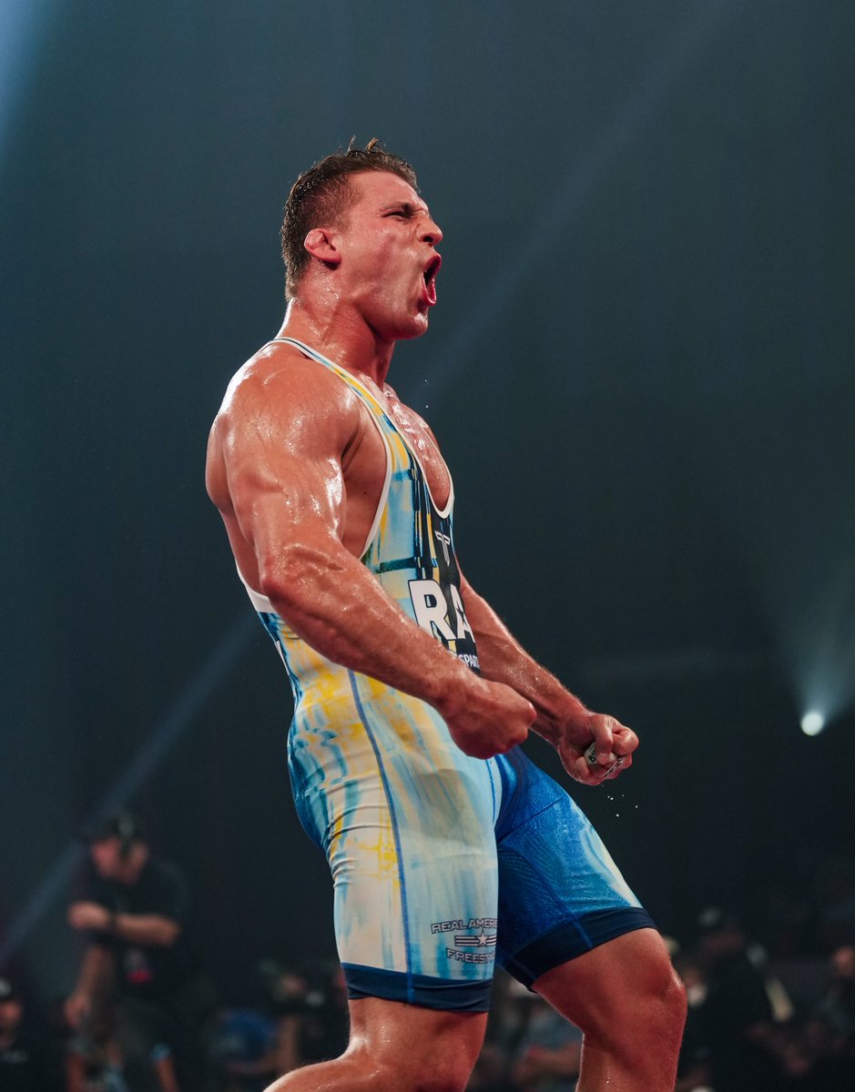 RAFWrestlingUSA's tweet photo. 10-0 for Hidlay 😤

Watch live on @foxnation https://t.co/R1jBvynMCq