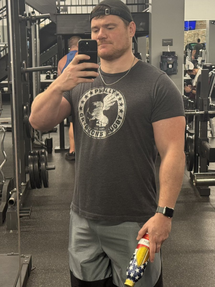 dadbodjock's tweet photo. It’s back day bros 🥵 https://t.co/Va3GQxLmbW