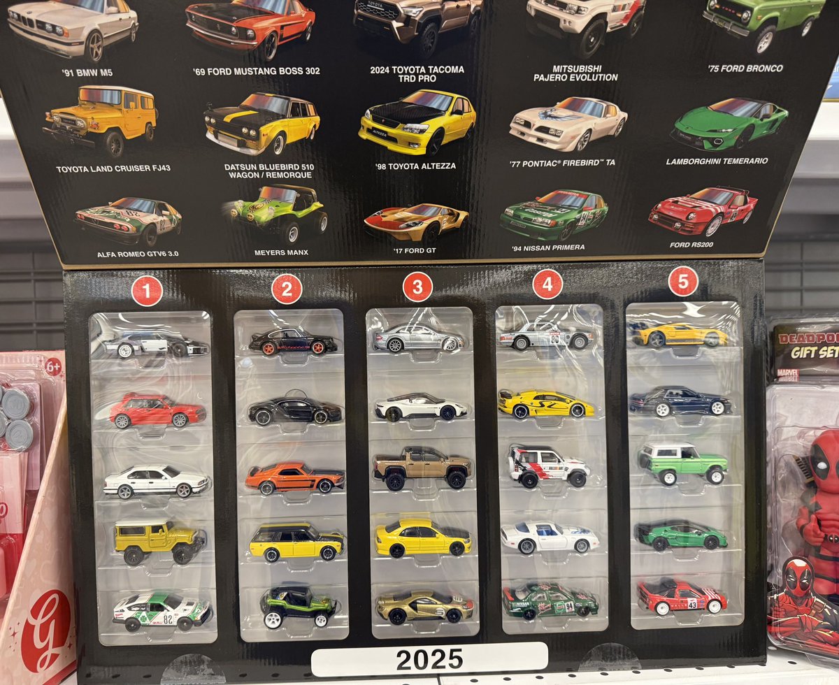 TireNinja007's tweet photo. @DiecastHype and fellow diecast collectors, check your nearest ROSS stores. YMMV.
HotWheels Boulevard 2025, 25pc set. $50. 🏆  Happy hunting. https://t.co/W0V57ZHvOJ