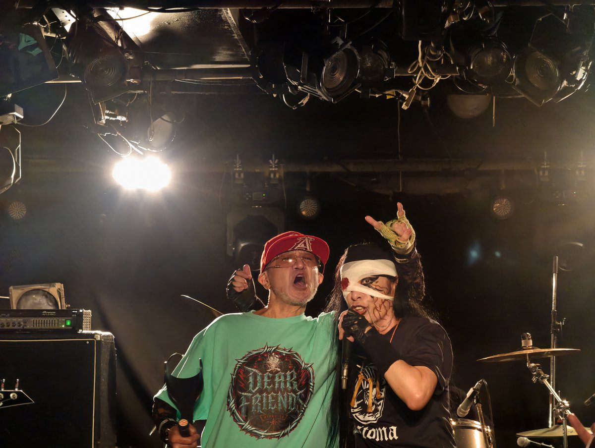 ysk_knd's tweet photo. 昨夜の水津さんBDイベント、
ヨーランさんと仲間たちの熱い絆の瞬間 https://t.co/5lvCipBWAT