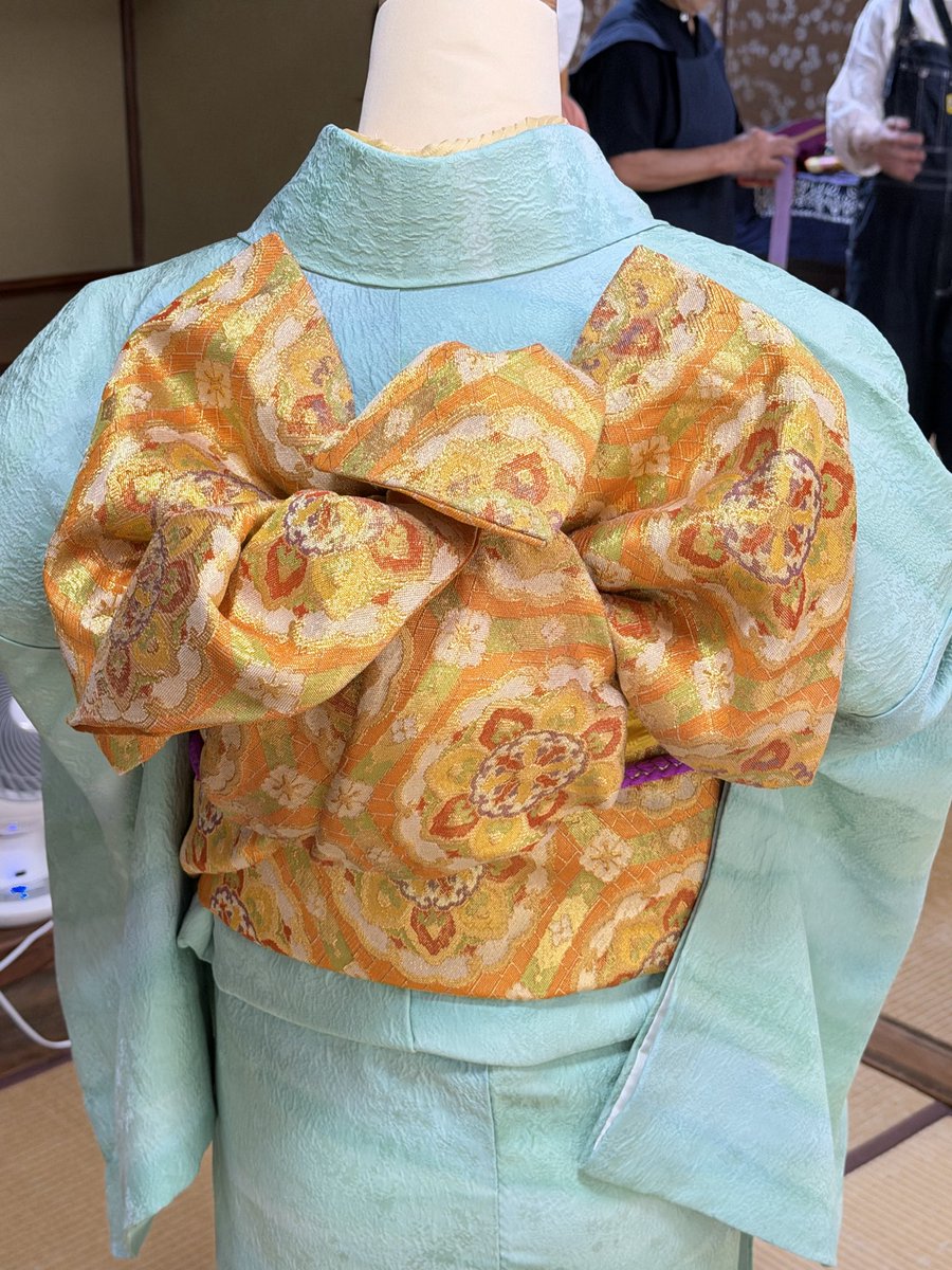ohagi_kita's tweet photo. なんと！壽丸屋敷さんで行われている東北家和装七変化で、特別に大萩イメージで着物を着付けして頂きました✨️涼しげカラーで可愛い！！今はまだ飾られてるみたいなので、見れたらラッキー🍀

#壽丸屋敷
#ずん子スタンプラリー
#東北家和装七変化 https://t.co/tOwHd5NNPr