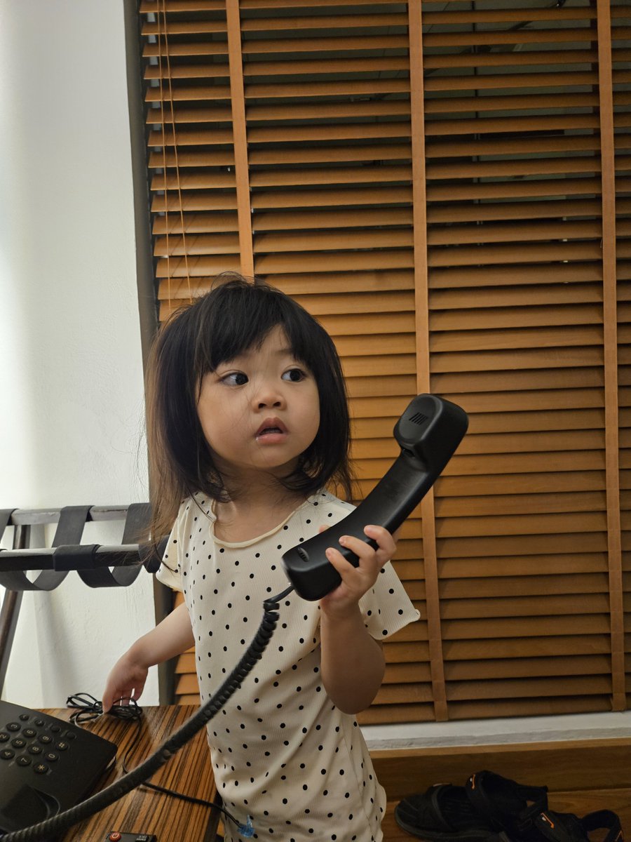 brainbusterrrr's tweet photo. 三日目の朝、今日も五時くらいに起きたパインちゃん、マジでもっと寝ろや...仕方なくホテルの前の屋台て朝食買いに、タイの屋台は本当にいろ��ろあって楽しい、お腹大丈夫かな... https://t.co/TEtFW3VQT0