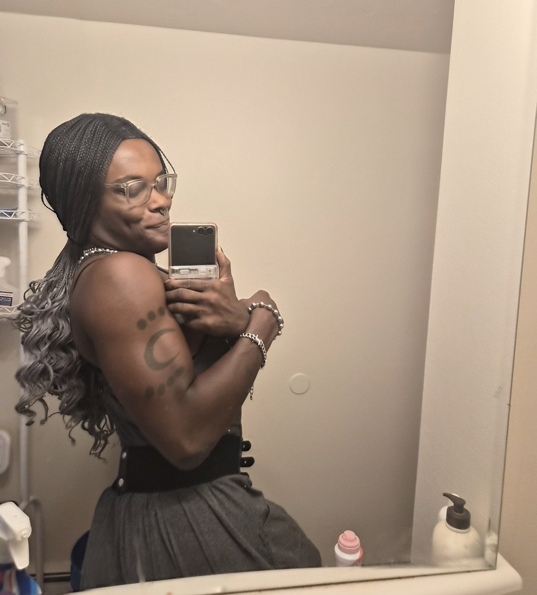 seraph_femme's tweet photo. Muscular women in dresses..... https://t.co/N8kBJvC021