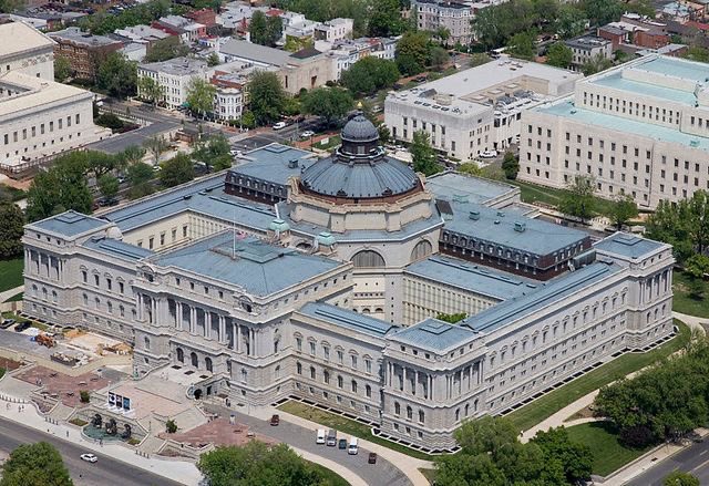 kadyan_anoop's tweet photo. T-1870         Do You Know 

         The world's largest library is

              Library of Congress 🇺🇸
             In Washington Dc USA

It is the national library of the United States and is considered the largest library in the world.

Some interesting facts:

* 📚 It houses a collection of over 180 million items, including books, manuscripts, maps, photographs, audio recordings, and other materials.
* 🌍 Its collection is available in more than 470 languages.
* 🏛️ It was established on April 24, 1800.
* 📖 It serves as a vital center of knowledge for both researchers and the general public.

If we speak specifically of India's largest library, it is the National Library of India. 🇮🇳
