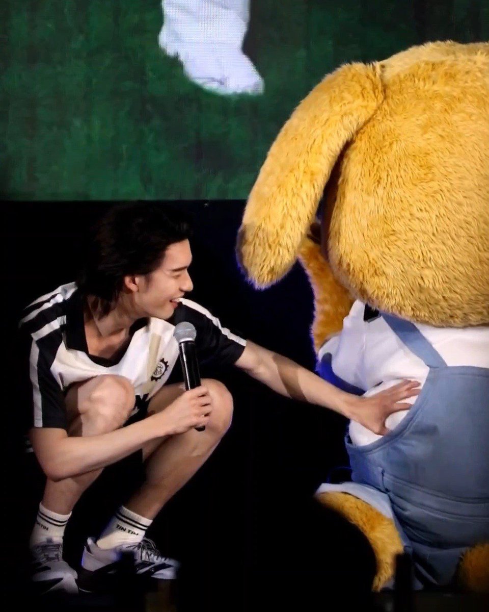 megeey's tweet photo. 🐶 : อ้ากก ตัวอ้วนมากเลยยย 🐶👈🏻

เมื่อน้องตินตินนั่งจุ้มปุ๊กคุณพ่อเอ็นดูลูกมากเลย

POOH 23 LITTLE PRINCE
#23DegreeOfPOOHParty
യ #ppoohkt  ੯‧̀͡⬮ @ppoohkt യ https://t.co/hRmGIh2pUr