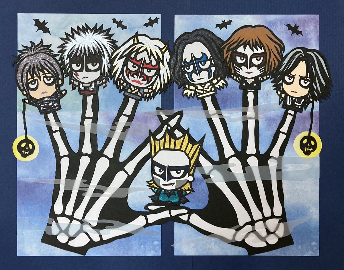 bz_1105's tweet photo. 聖飢魔II指人形を作ってみました。ツアー中ということで今回はサポートメンバーのお二人もご一緒です☠️(装飾用と実際に付けてみたもの両方掲載しました) https://t.co/cUPjLTT02e