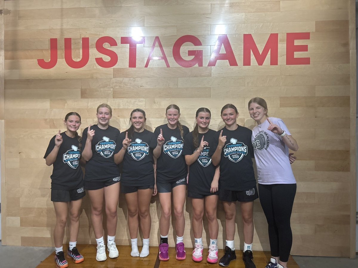 BottcherBrooke's tweet photo. Successful weekend at JAG! UTC Fire 17U goes 3-0 despite missing a few players! Headed into the last weekend of the season with a home tournament at GTCC! This group is a great group of girls to coach ❤️ https://t.co/9fOII83Ztd