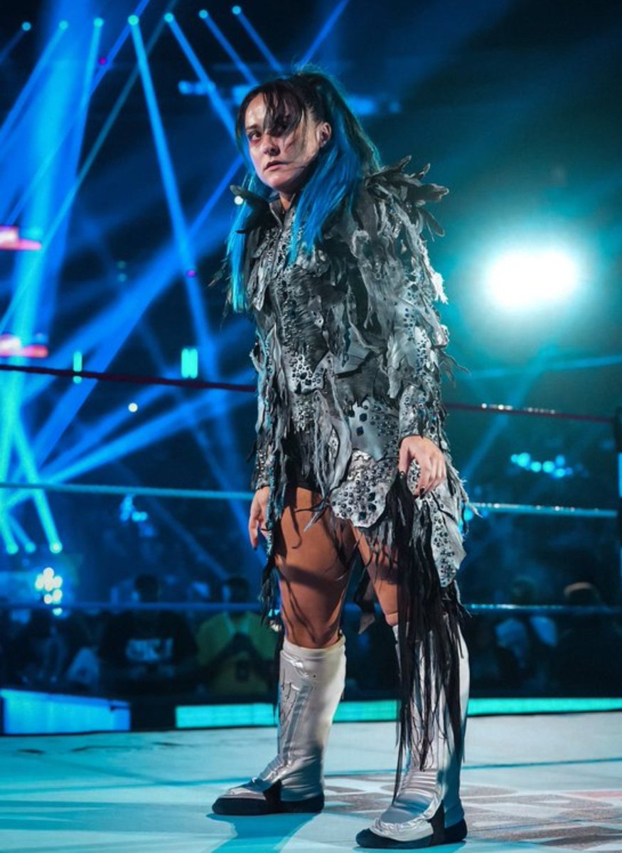 RhodesKotaEra's tweet photo. The main thing to take away from tonights show is that Lyra Valkyria is a STAR.

She's already making this character work unbelievably well, the way she adapted her moveset to the character is why, in my opinion, she is one of the best female wrestlers in the company.

#SNME https://t.co/Vj5ACZRG6E