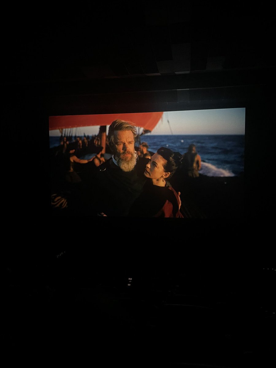 l1eavemealonee's tweet photo. A odisseia é um dos melhores filmes que eu já vi na minha vida, eu sou grato a Deus por ter me dado a oportunidade de estar vivo para ver isso https://t.co/aheQRl1ajG