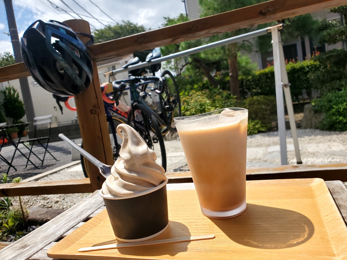 minoringo220421's tweet photo. ひさにょろ

外走ると必ず遭遇するおぢとソフトクリーム食べた☕ https://t.co/d7yJiEFVBN