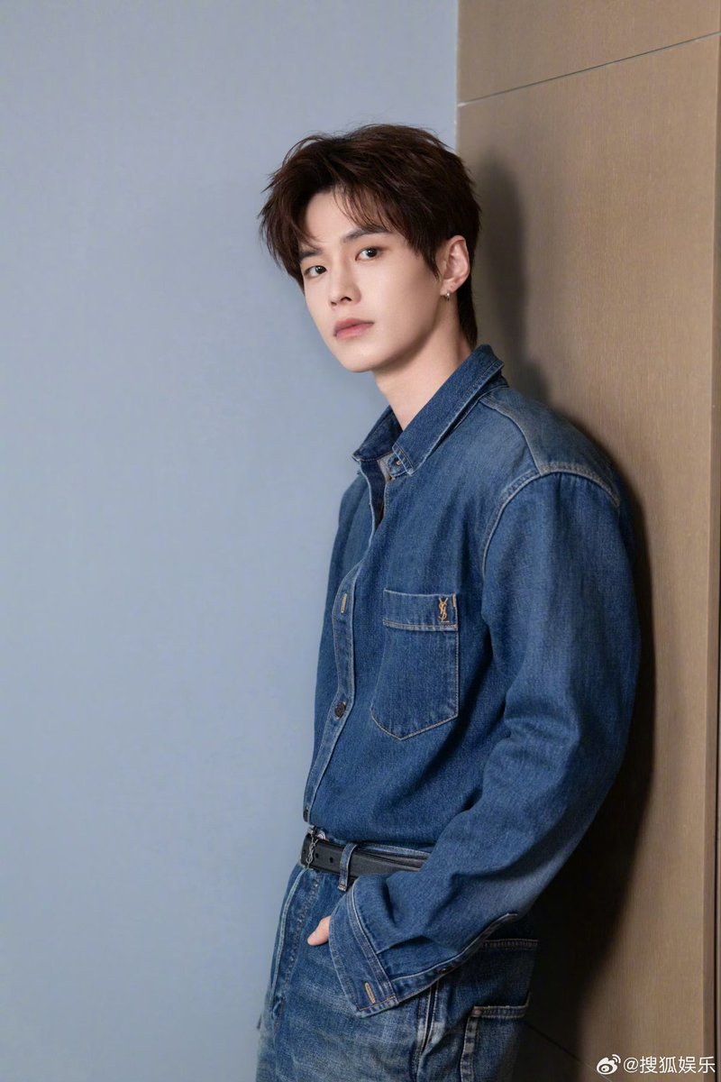Iszxxx's tweet photo. รูปคนหล่อ💙 https://t.co/ZYb6CYUnpJ