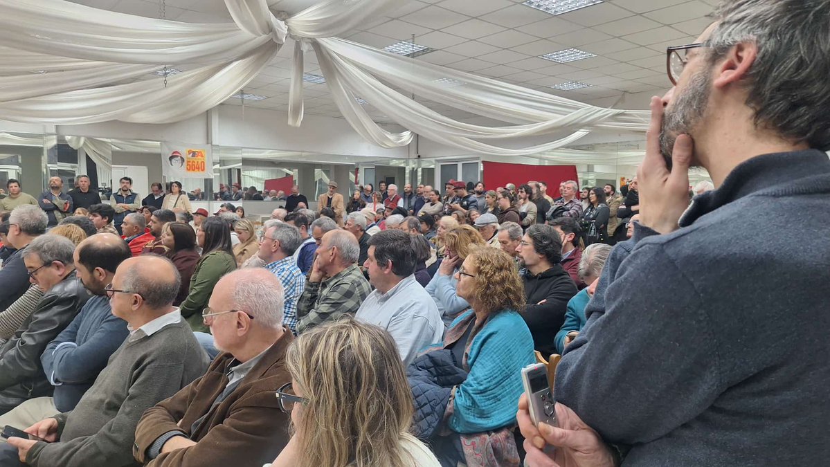 Lista5005's tweet photo. Este jueves los/as compañeros/as de @Lista5005 junto a las agrupaciones políticas que acompañaron la candidatura de @Mario_Bergara a la @montevideoIM realizaron un encuentro, al año de la gestión en la capital. Y con dos postulados que distinguen a nuestro @Frente_Amplio 👇 https://t.co/6klJv0cHFD