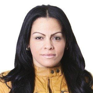 LeonardoJaquez's tweet photo. Resulta impactante la metamorfosis estética de la pastora Yesenia Then, hoy en el ojo del huracán tras investigaciones realizadas por Nuria Piera en las que está siendo señalada por presuntamente lucrarse con el negocio de la fe, capitalizando el vacío existencial de sus seguidores para engrosar sus arcas personales. Lo que le ha permitido un ostentoso estilo de vida familiar, caracterizado por el lujo y la tenencia de exclusivas prendas lujosas, prósperos negocios y un patrimonio inmobiliario multimillonario. Su feligresía ya está advertida. No pueden alegar ignorancia.

#JaqueMate