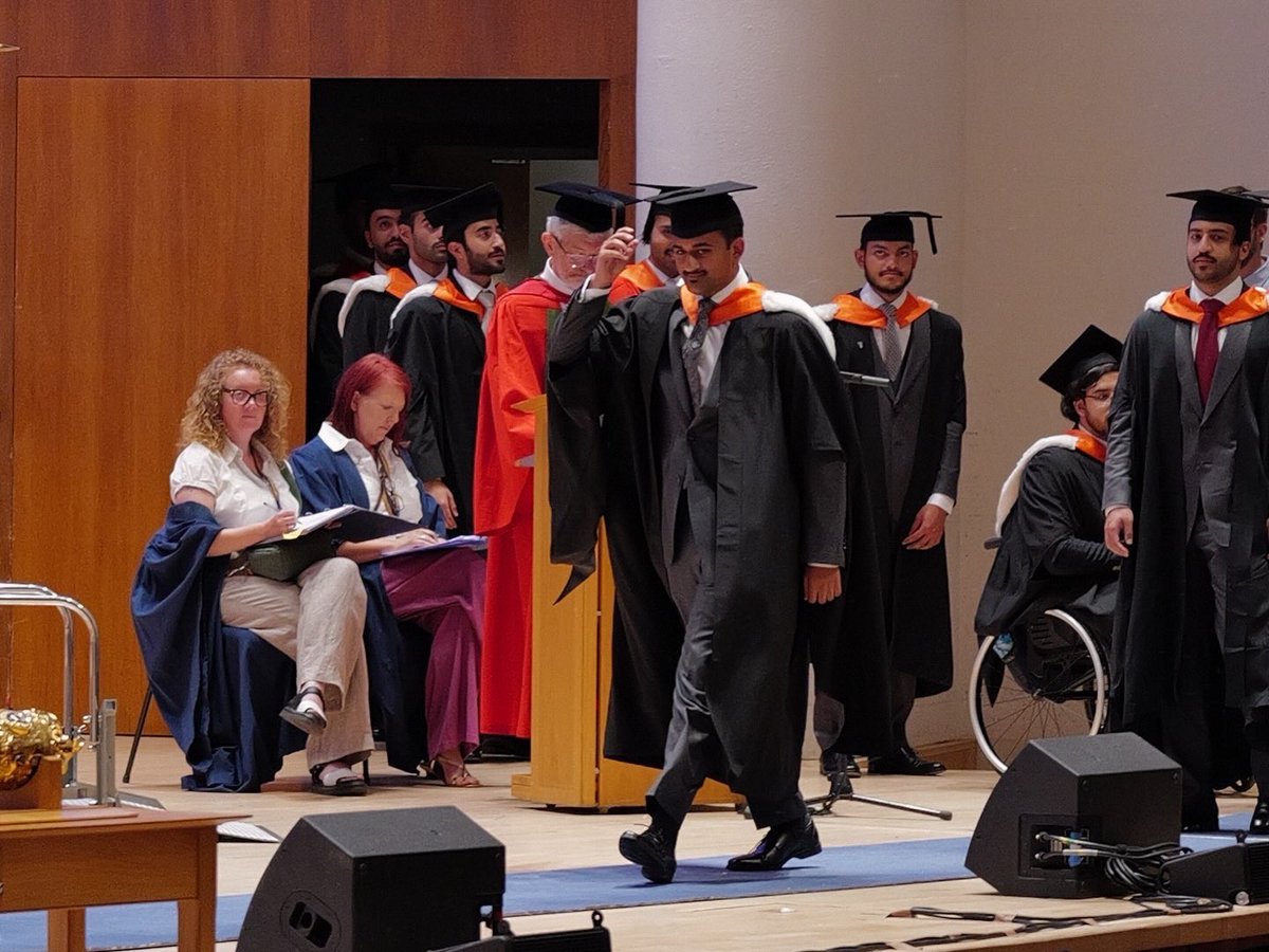 HUSSAIN7yx's tweet photo. A 4 year journey comes to an end 🎓 https://t.co/fBXZ3XppeN