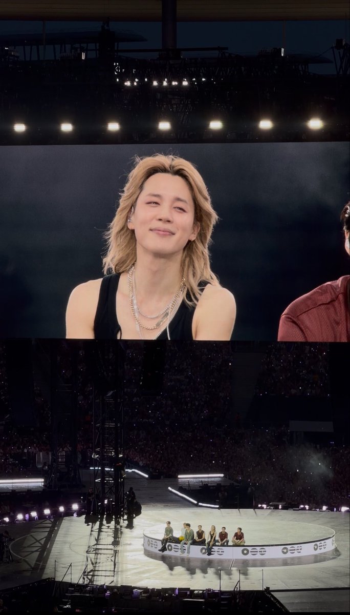 jminahs's tweet photo. you can have them no watermark take them ive only ever wanted to see him with my eyes he deserves to be everywhere je t'aime de tout mon cœur jimin https://t.co/2sGzTOPV3i