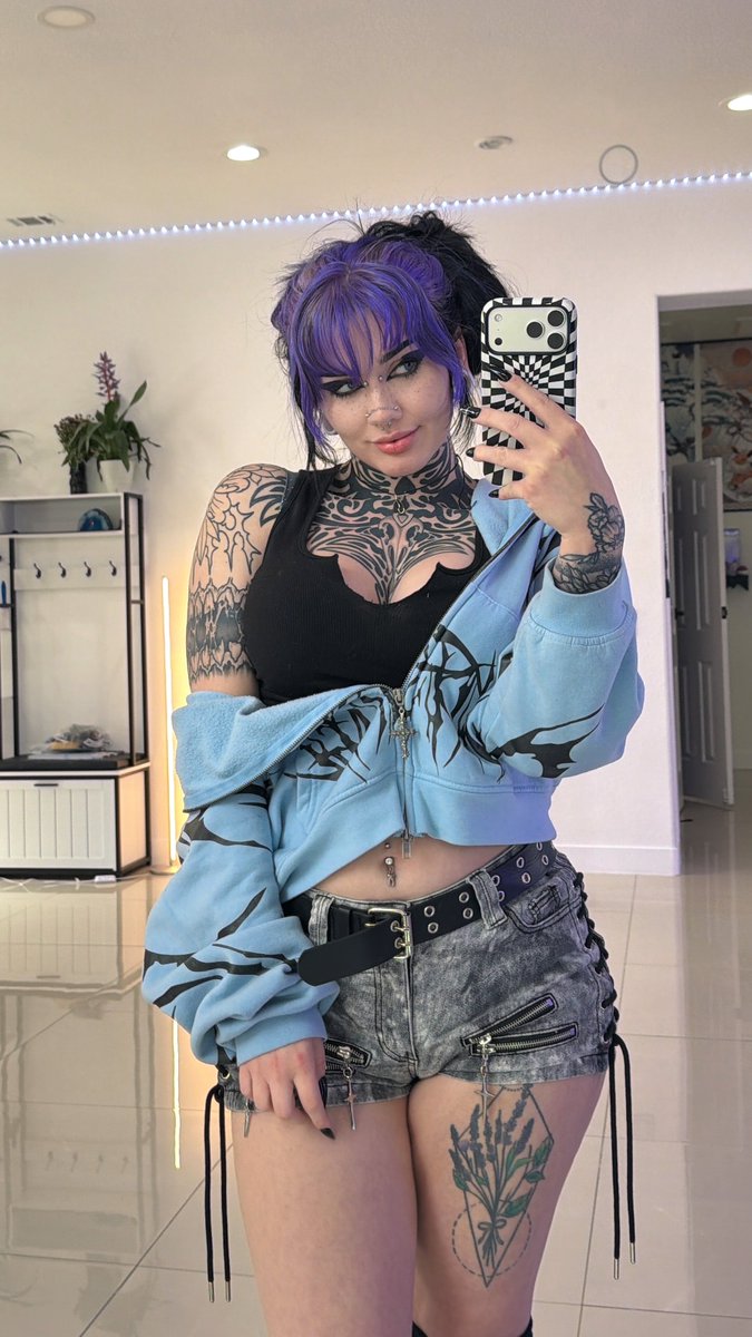 Lavender Daydream tweet media