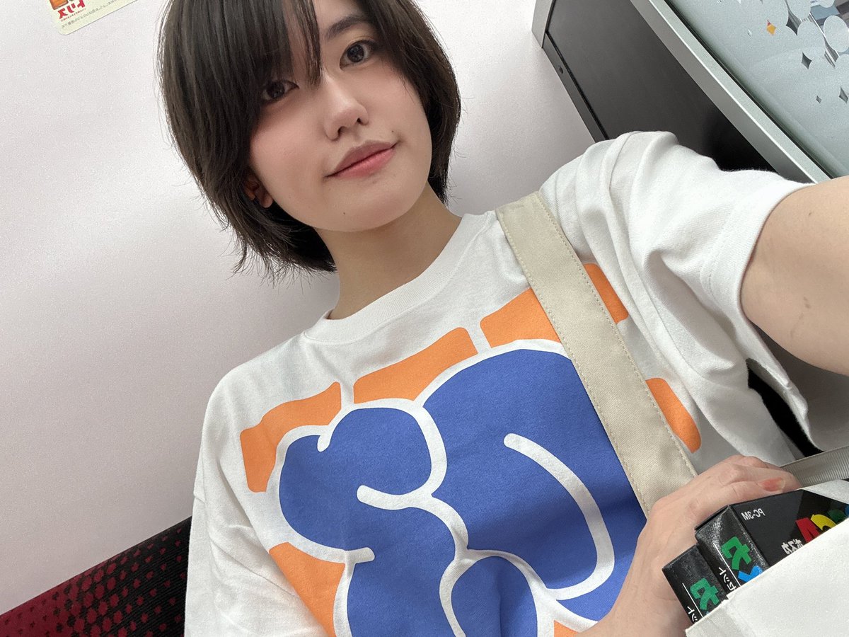 inuyama556's tweet photo. 飯塚さんがアフタートークで着てて流石にいいなって思って買ってしまった https://t.co/sVDxl6p6PM