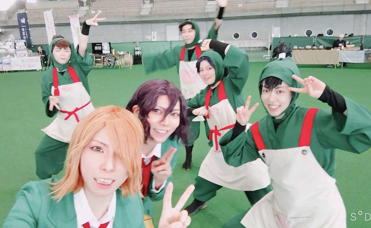 yuukikuroneko22's tweet photo. 緑集合した〜☺️✨
人少なかったけど知り合いに会えてハッピーでした！✌️✨ https://t.co/X6LrQ4ZpJX