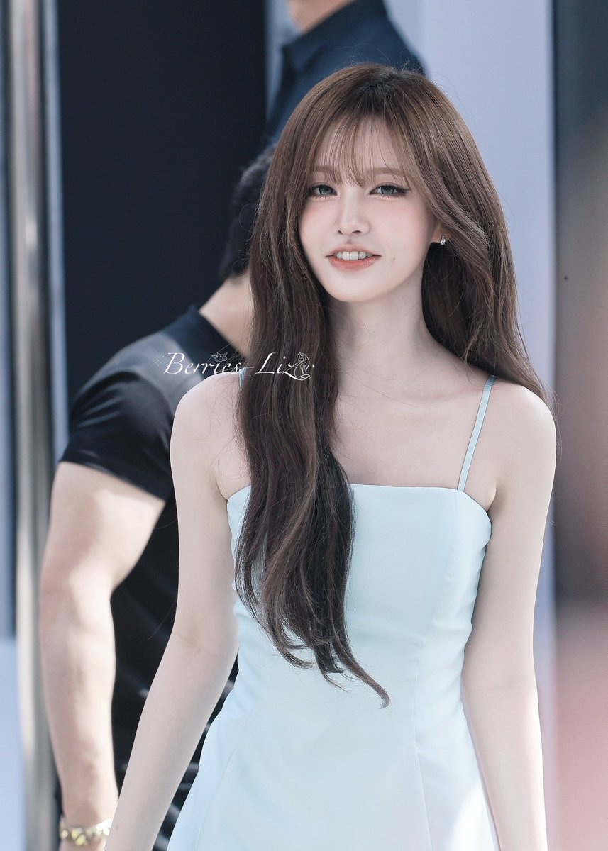 Berries_Liz1121's tweet photo. 🫐260719
 🎡 토니모리

 #리즈 #아이브 #LIZ #IVE #アイヴ #リズ https://t.co/ZgoqyRwXnP