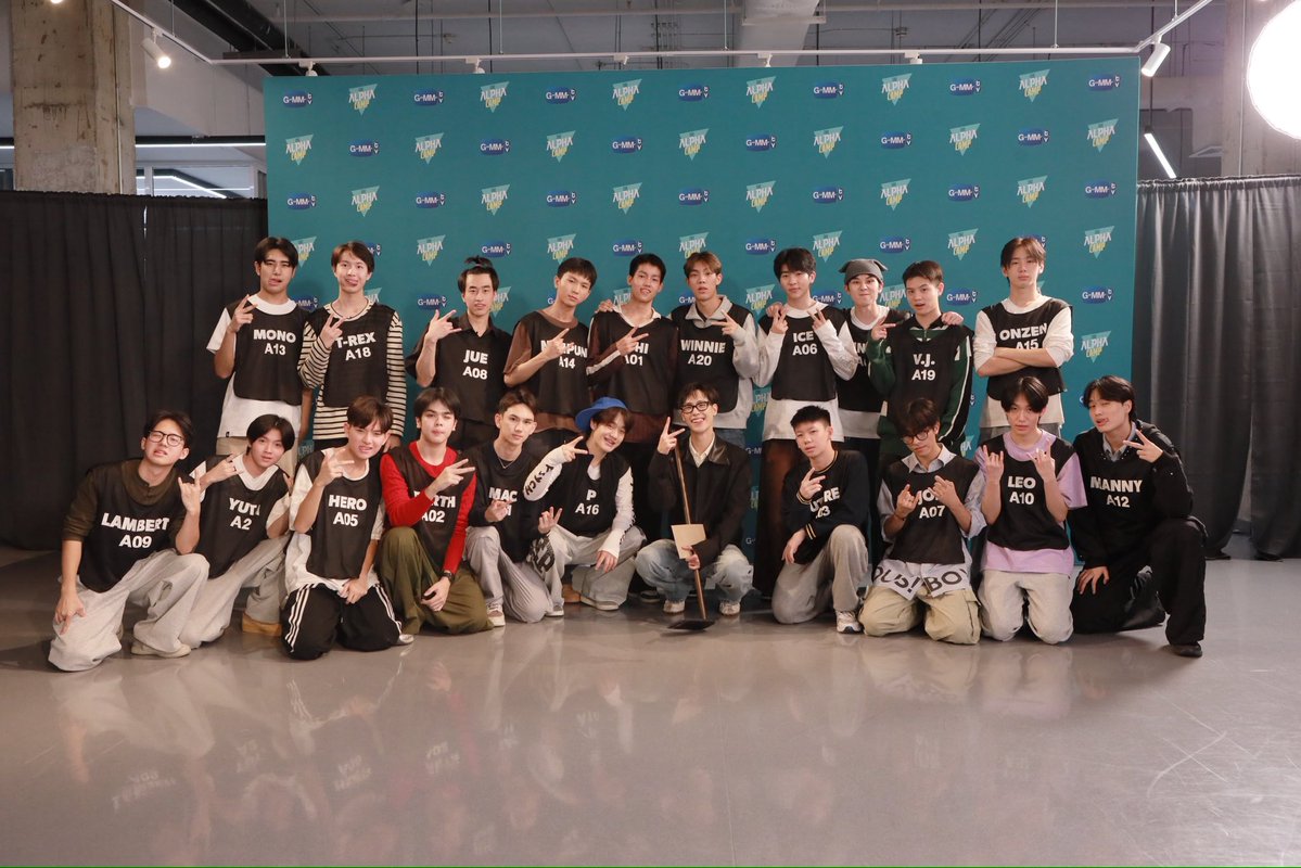 ProjectAlphaTH's tweet photo. จบลงแล้วกับ Live ครั้งที่ 4 ของ The Alpha Camp 🐺💙

ขอบคุณทุกคนที่อยู่ด้วยกันตลอดทั้งไลฟ์ และคอยส่งกำลังใจให้ผู้เข้าแข่งขันทั้ง 21 คน รวมถึงขอบคุณรุ่นพี่ศิลปิน “จูเนียร์ ปณชัย” ที่มาร่วมถ่ายทอดประสบการณ์ และให้คำแนะนำดีๆ กับเหล่า Alpha 

ฝากทุกคนร่วมส่งกำลังใจให้เหล่า Alpha  แล้วเจอกันสัปดาห์หน้า!

#TheAlphaCamp4thLive
#ProjectAlphaNewClan
#GMMTV
