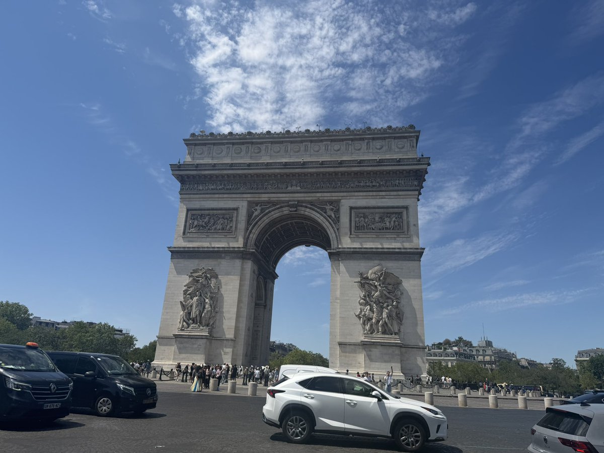 フランス・パリの思い出🇫🇷 エッフェル塔、凱旋門は鉄板よね🙌 LVのお